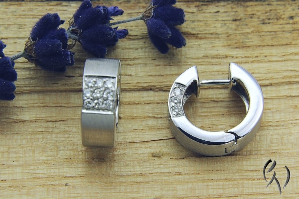 Klappcreoelen Weißgold 585/- mit Diamanten